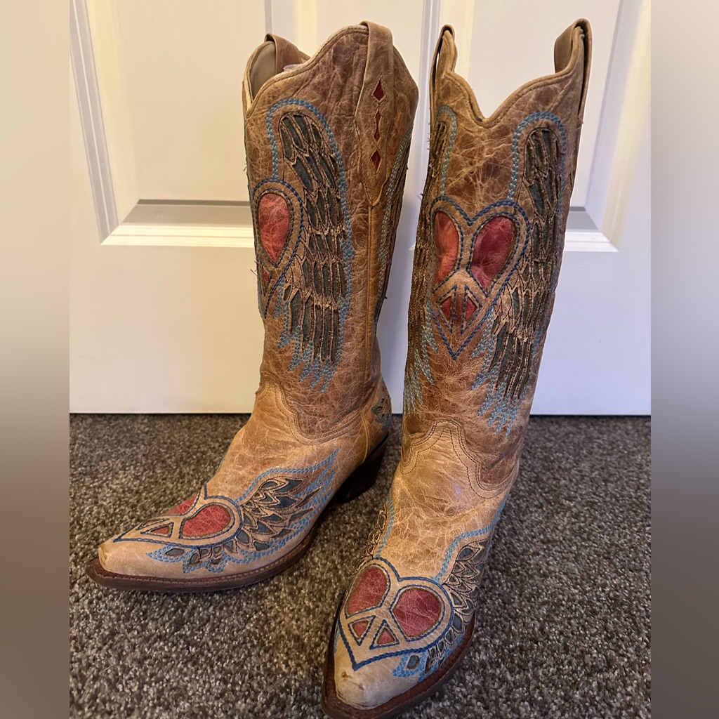Woman’s Cowboy Boots Size 10